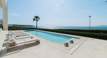 Palma bay front line