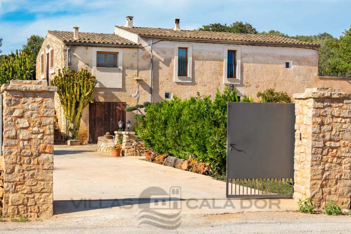 Cavea - Casa de campo con piscina para vacaciones en familia