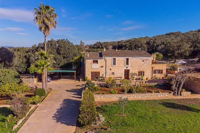 Cavea - Casa de campo con piscina para vacaciones en familia