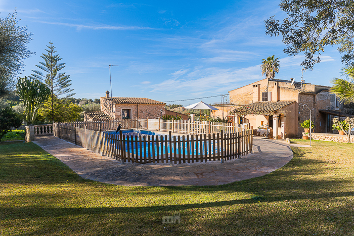 Cavea - Casa de campo con piscina para vacaciones en familia