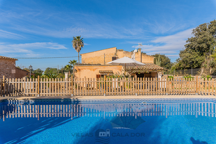 Cavea - Familien-Landhaus mit geschütztem Pool