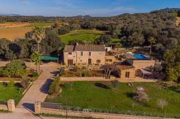 Cavea - Familien-Landhaus mit geschütztem Pool